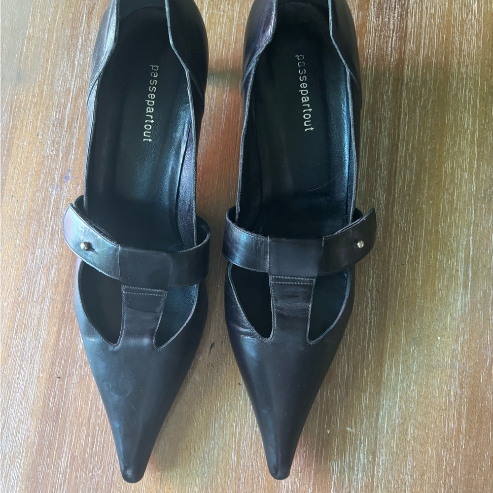 Black Elegant Heels with Pointed Toe